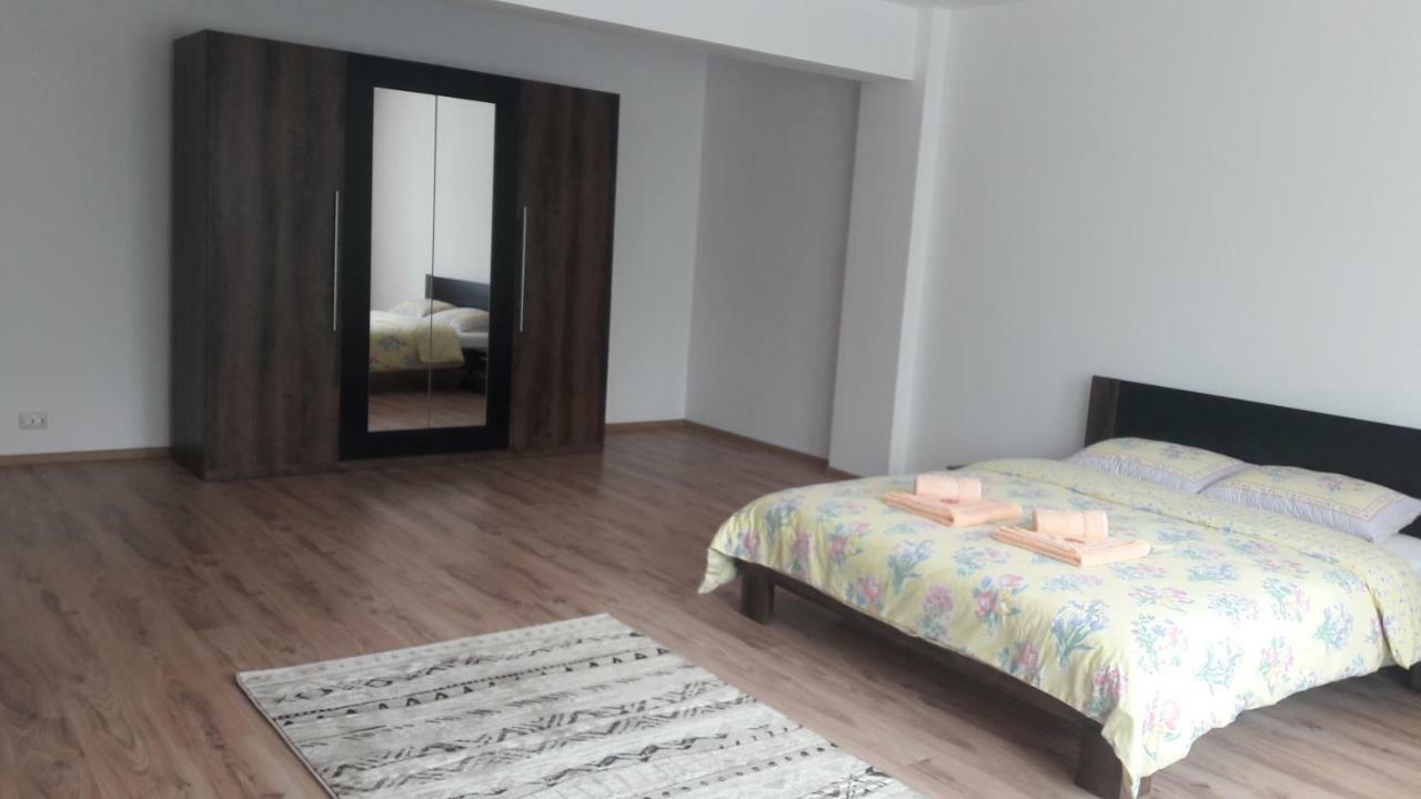 Travel Homzzz Apartments Targu Mures Ngoại thất bức ảnh