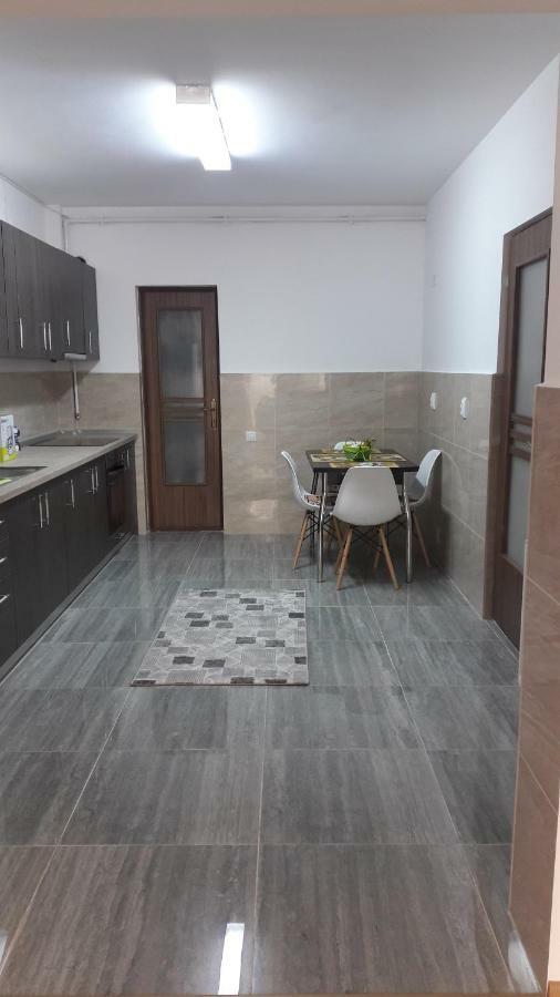 Travel Homzzz Apartments Targu Mures Ngoại thất bức ảnh