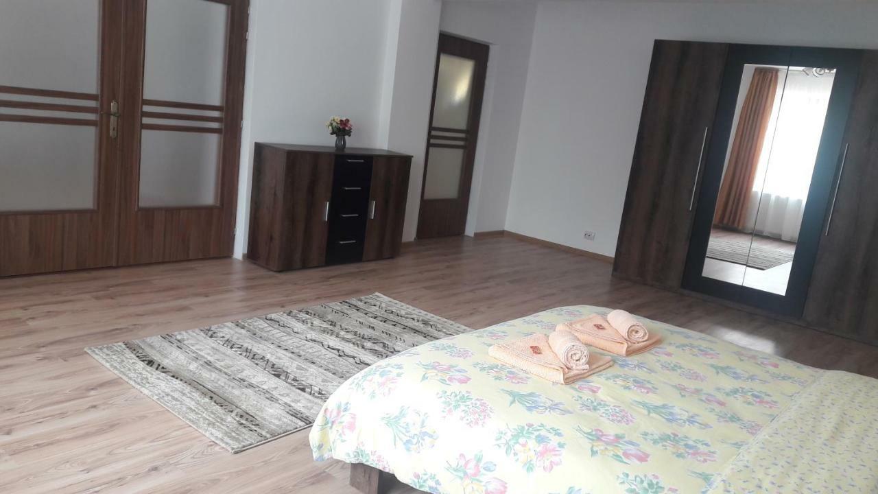 Travel Homzzz Apartments Targu Mures Ngoại thất bức ảnh