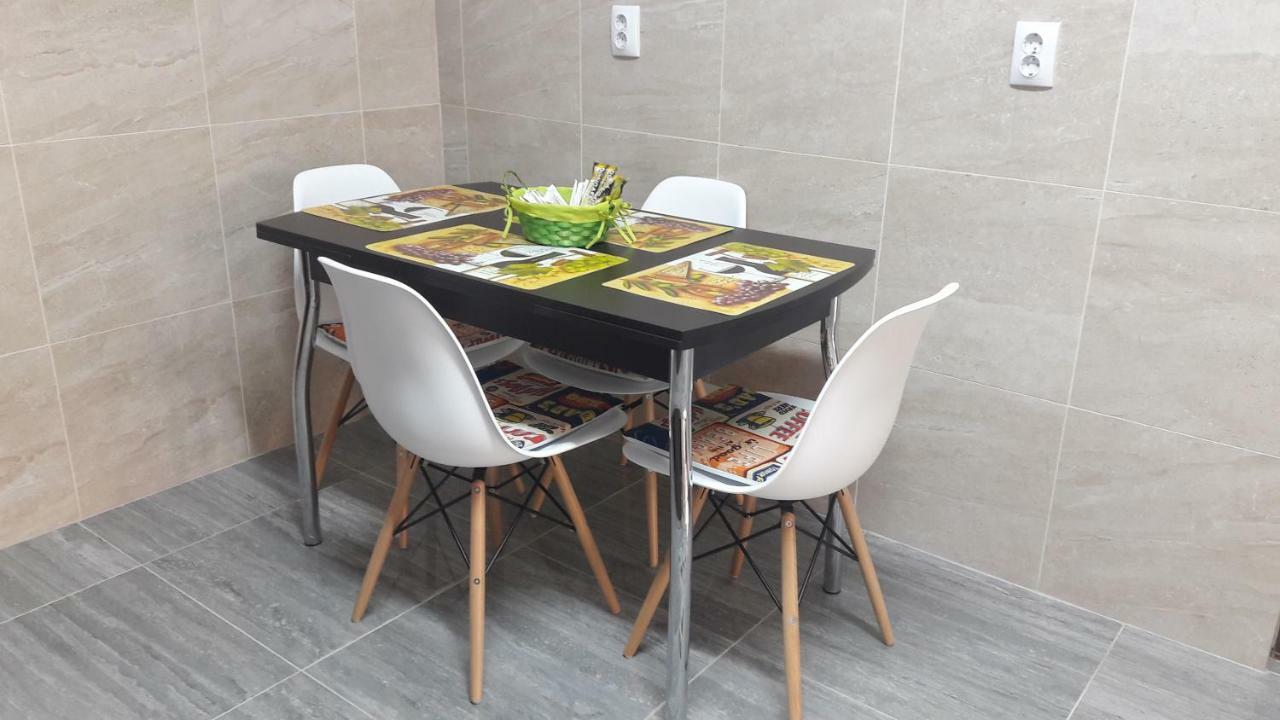 Travel Homzzz Apartments Targu Mures Ngoại thất bức ảnh