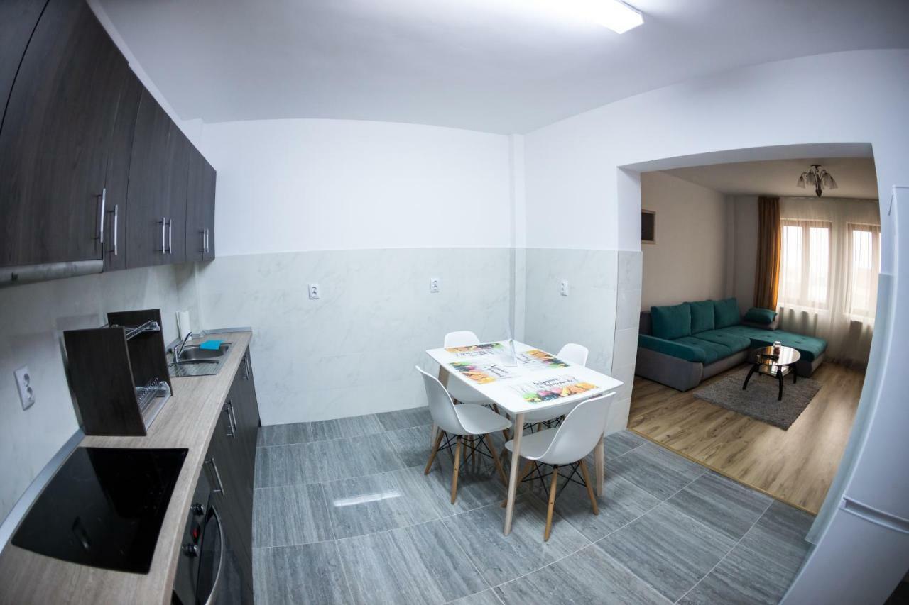 Travel Homzzz Apartments Targu Mures Ngoại thất bức ảnh